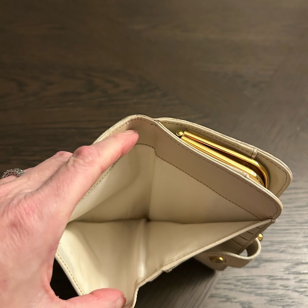Miu Miu Beige Crocodile-Embossed Wallet - Picture 5 of 13